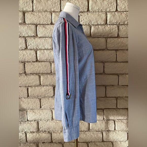 Tommy Hilfiger Light Blue Shirt with Red and White Accents - Picture 4 of 8